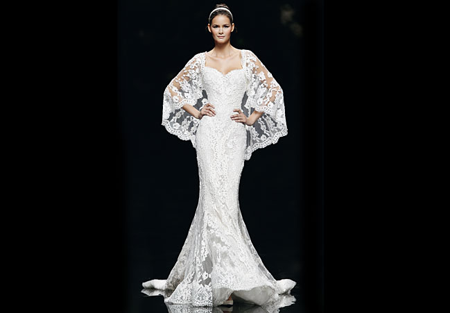 Hochzeitskleid Vereda, Pronovias, Barcelona Hochzeitsrobemit Cape
