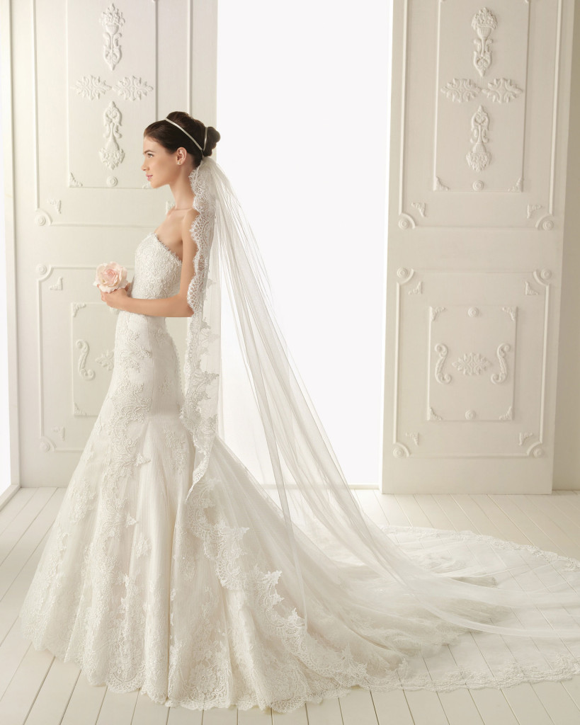 AIRE Barcelona Brautmode 2013 Hochzeitskleid mitSchleppe, AIRE Barcelona 2013