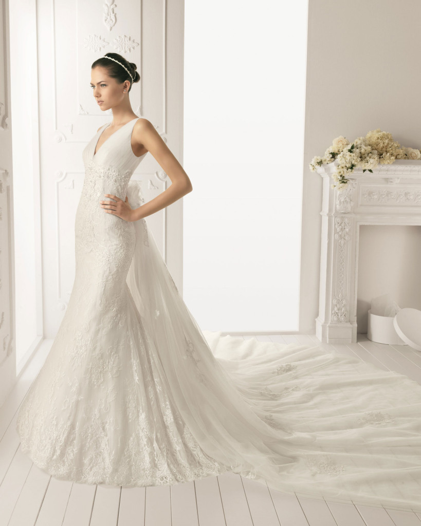 AIRE Barcelona Brautmode 2013 Brautkleid mit Schleppe, AIRE Barcelona