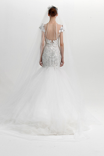 Marchesa Brautmode - romantisches Brautkleid Rückansicht, Fishtail Hochzeit 2013 - Marchesa