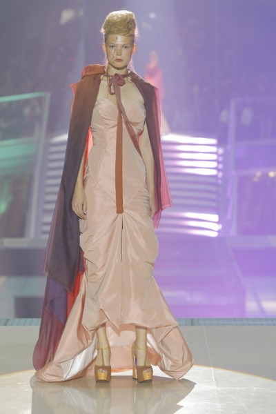 EleganteAbendrobe mit Cape - Vivienne Westwood 2014 Vivienne Westwood Gold Label_SS14_