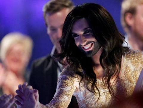 Langes enges Kleid in Weiß/Gold Conchita Wurst Song Contest 2014 Conchita Wurst Song Contest 2014