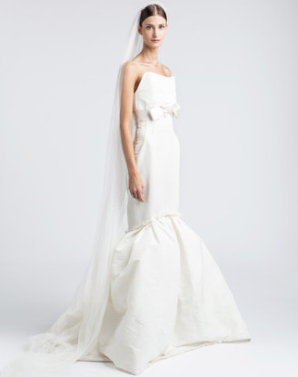 Meerjungfrauen-Brautkleid in Weiß, 5.495,- im LANVIN online Shop Meerjungfrauen-Brautkleid in Weiß, 5.495,- im LANVIN online Shop