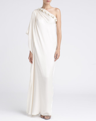 Asymmetrisches langes Brautkleid aus Techno-Satin mit besticktem Streifen auf dem Dekolleté. 3.440,- Euro im LANVIN online Shop Brautkleider 2015 - LANVIN
