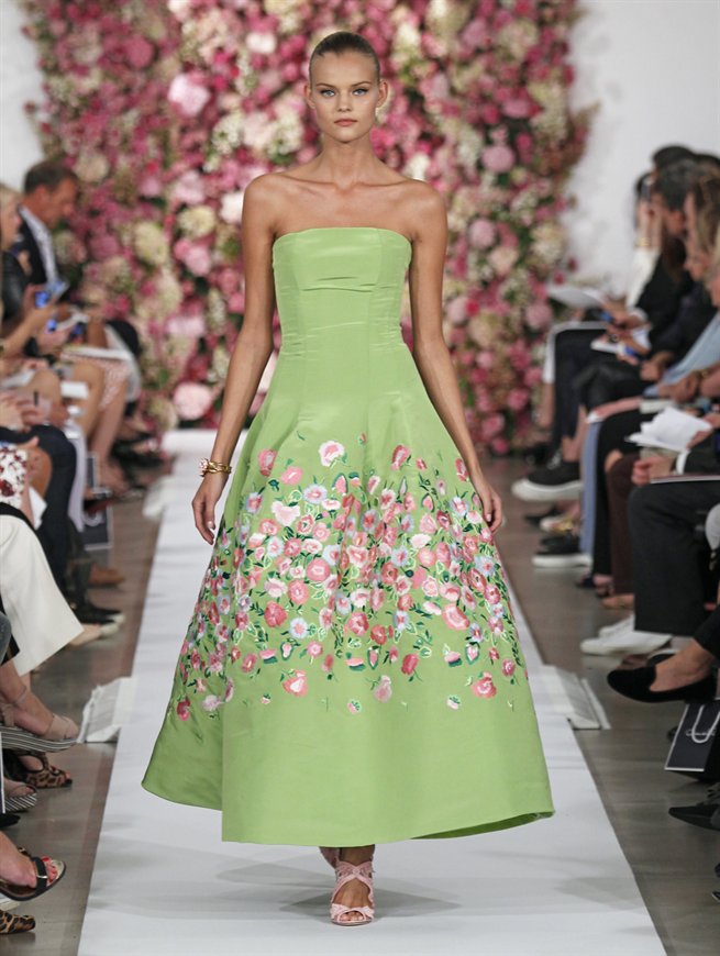 Blütenkleid grün mit rosa Blüten, Oscar de la Renta 2015