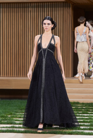 Chanel Abendkleider 2016, Karl Lagerfeld Schwarzes Ballkleid, Spitze. Chanel 2016