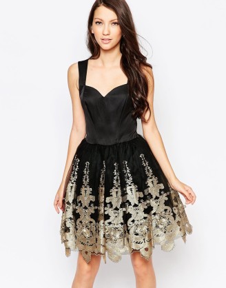 Abiballkleider 2016 im ASOS online shop - Abiballkleider online kaufen, fotocredit asos.de Abiballkleider 2016 bei ASOS