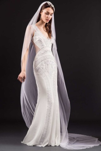 Temperley London Hochzeitsmode extravagantes Hochzeitskleid mit Schleier Temperley London Brautkleid weiß
