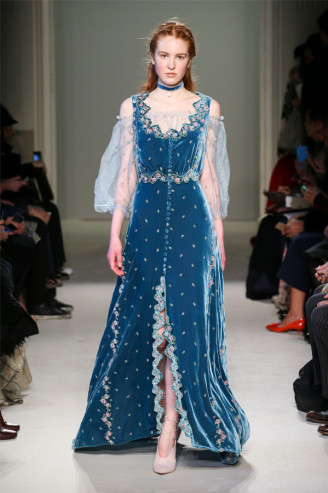 Luisa Beccaria Abendkleider 2016/17 Luisa Beccaria Abendkleid blau in Samt