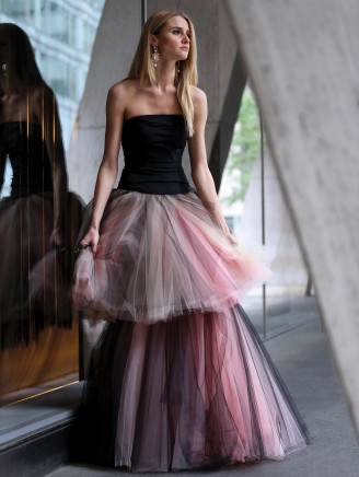 Oscar de la Renta Ballkleid, fotocredit www.oscardelarenta.com Oscar de la Renta Ballkleid
