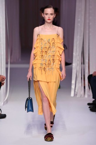 Rüschen-Kleid, gelb - copyright Marco de Vincenzo official