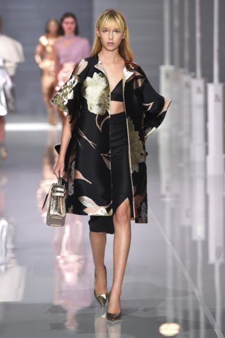 Ralph & Russo 2018 - Abendkleider, Cocktailkleider, Ballkleider Extravagantes Abendkleid kurz mit Mantel